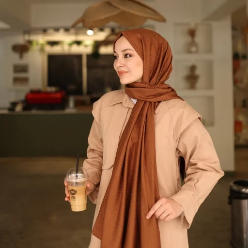 Başörtüsü Stilleriyle Yaratıcı Kombinler: Tarzınızı Tamamlamanın Sırları