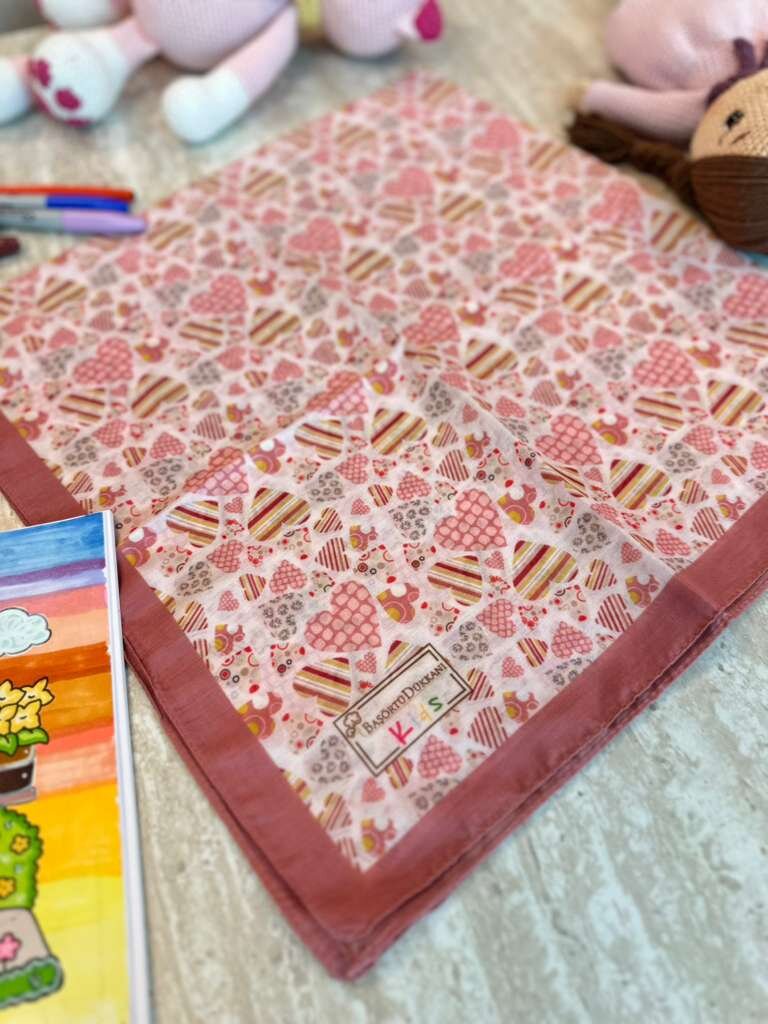 KİDS KALPLER DUNYASI DESEN EŞARP - 1