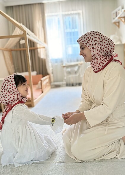 KIRMIZI KALP DESEN ANNE-KIZ ESARP TAKIMI - 3